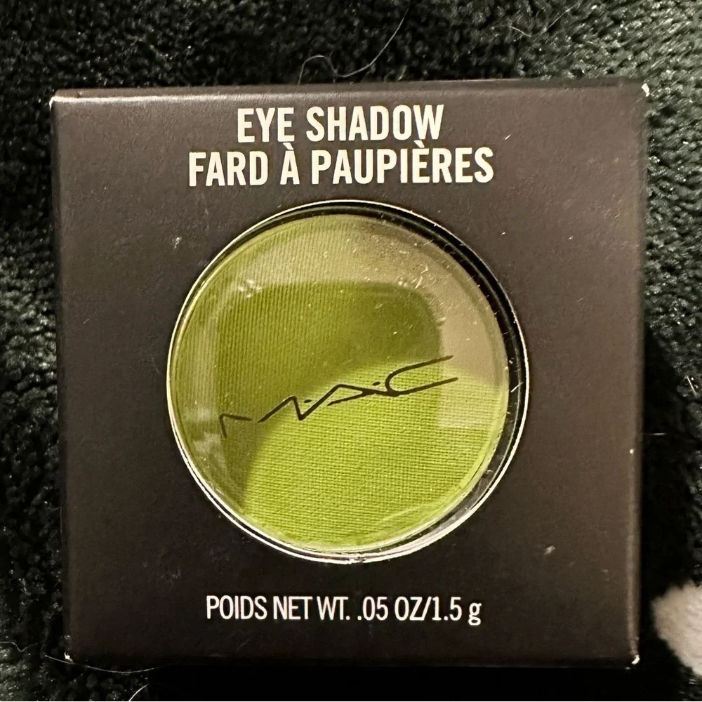 MAC Eye Shadow-What’s The WiFi